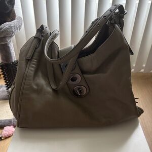 Coach Light Forest Green Purse with Sea Clasp and Triple-Compartment Interior